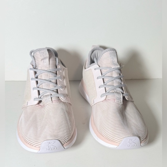 Kuru Fuse the high-performance power of the women's ATOM with your next workout - Picture 3 of 9